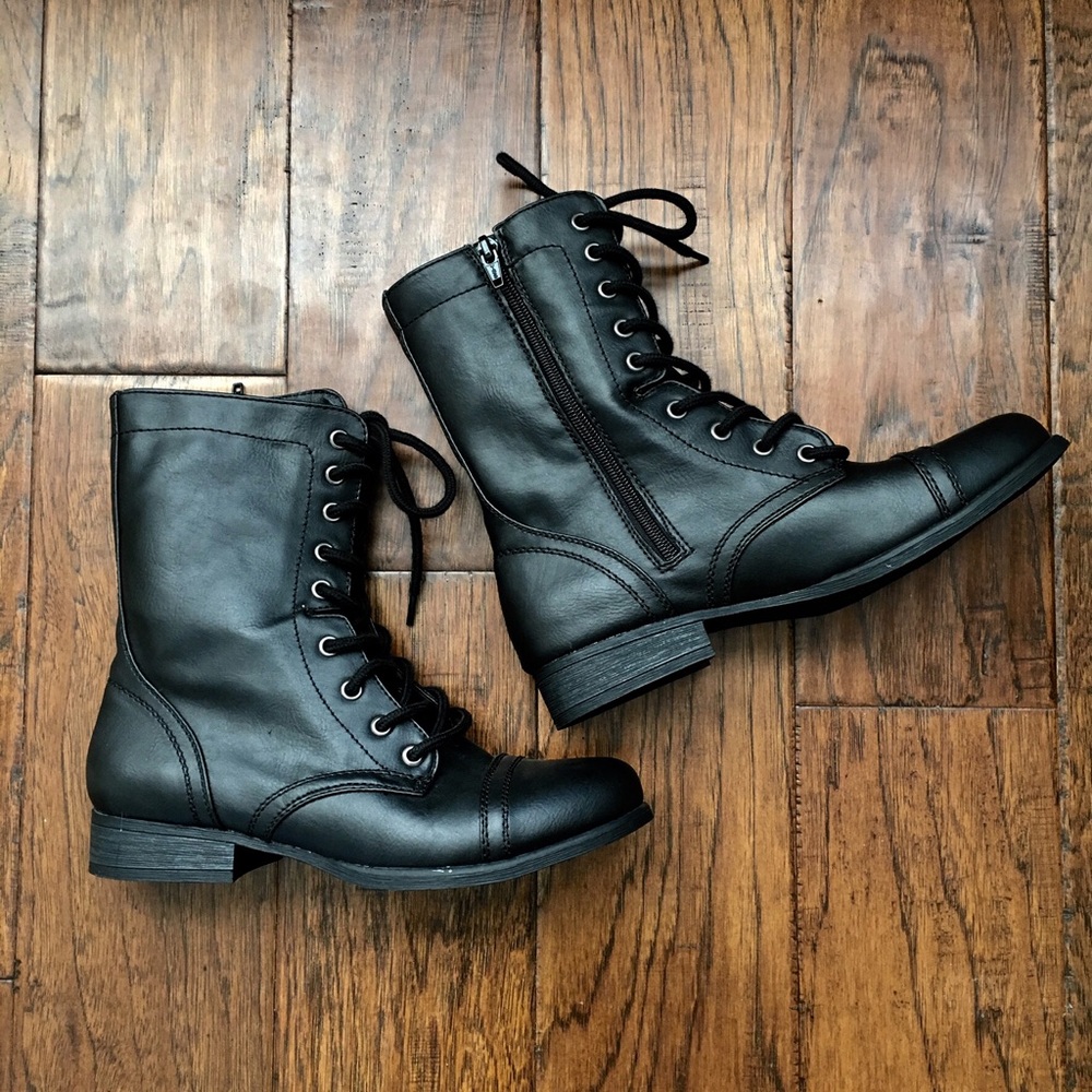 NWOT Mossimo Black Combat Boots - sz 8